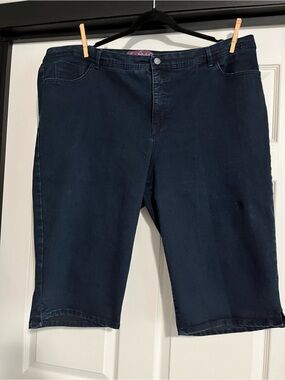 Gloria Vanderbilt Dark Navy Stretch Denim Jean Capris